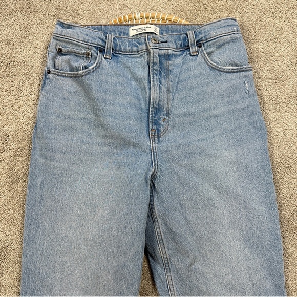 Abercrombie & Fitch The 90s Straight Ultra High Rise Jean Raw Hem in Blue 29/8R - Picture 4 of 16